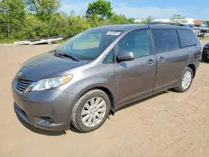 Toyota Sienna 3.5L 6 2017