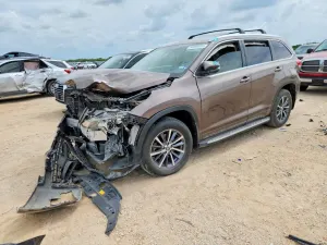 Toyota Highlander 3.5L 6 2017
