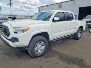 Toyota Tacoma 2.7L 4 2021