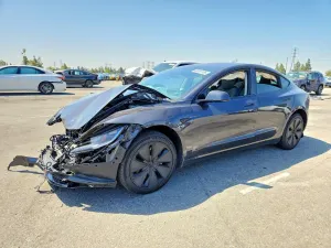 Tesla Model 3 2025