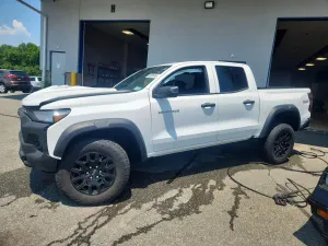 Chevrolet Colorado 2.7L 4 2024
