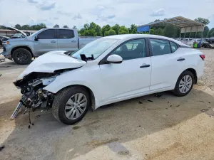 Nissan Sentra 2.0L 4 2025