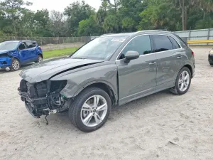 Audi Q3 2.0L 4 2024