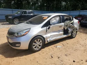 Kia Rio 1.6L 4 2013
