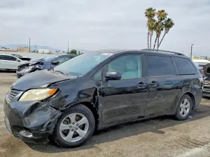 Toyota Sienna 3.5L 6 2012