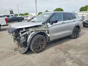Mitsubishi Outlander 2.5L 4 2022