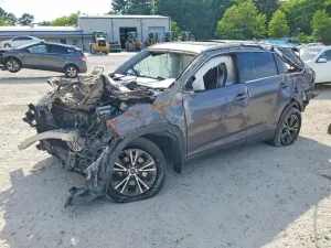 Toyota Highlander 3.5L 6 2016