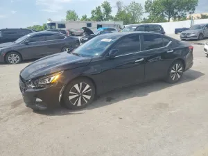 Nissan Altima SV 2.5L 4 2021