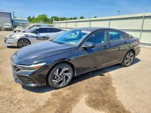 Hyundai Elantra 2.0L 4 2025