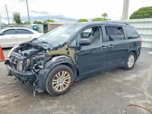 Toyota Sienna 3.5L 6 2015