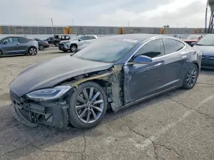 Tesla Model S 2020