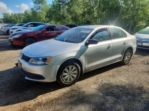 Volkswagen Jetta 2.0L 4 2013