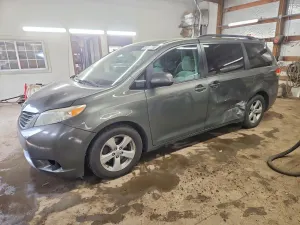 Toyota Sienna 3.5L 6 2011