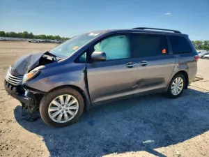 Toyota Sienna 3.5L 6 2016