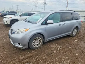 Toyota Sienna 3.5L 6 2015