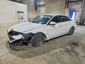 Hyundai Elantra 2.0L 4 2024