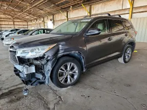 Toyota Highlander 3.5L 6 2015