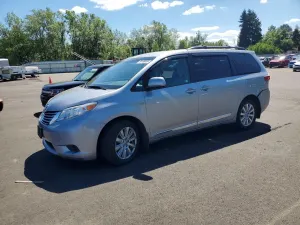 Toyota Sienna 3.5L 6 2017