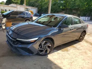 Hyundai Elantra 2.0L 4 2025