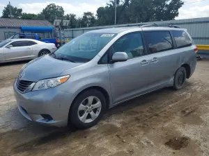 Toyota Sienna 3.5L 6 2011