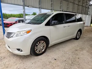 Toyota Sienna 3.5L 6 2015