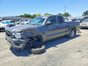 Toyota Tacoma 2.7L 4 2015