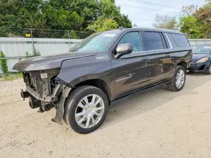 Chevrolet Suburban 6.2L 8 2021