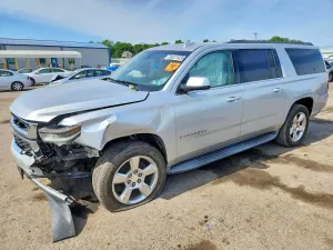 Chevrolet Suburban 5.3L 8 2015