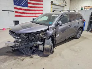 Toyota Highlander 3.5L 6 2018