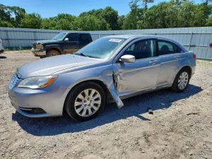 Chrysler 200 2.4L 4 2013