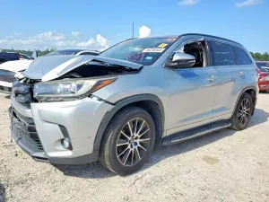 Toyota Highlander 3.5L 6 2017