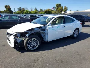 Lexus ES 3.5L 6 2013