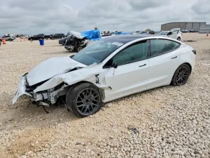 Tesla Model 3 2025