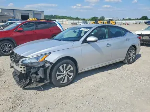 Nissan Altima 2.5L 4 2020