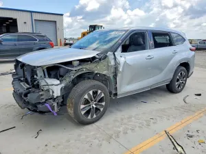 Toyota Highlander 3.5L 6 2021