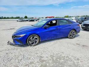 Hyundai Elantra 2.0L 4 2025