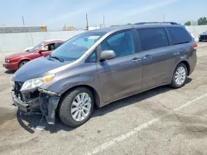 Toyota Sienna 3.5L 6 2011
