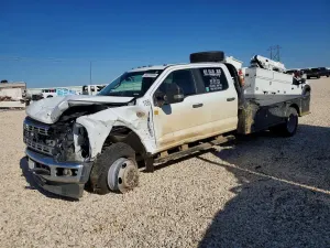 Ford F-450 6.7L 8 2024