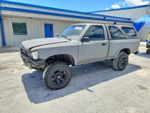 Toyota Hilux 2.4L 4 1990