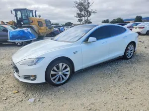 Tesla Model S 2015
