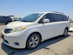 Toyota Sienna 3.5L 6 2013