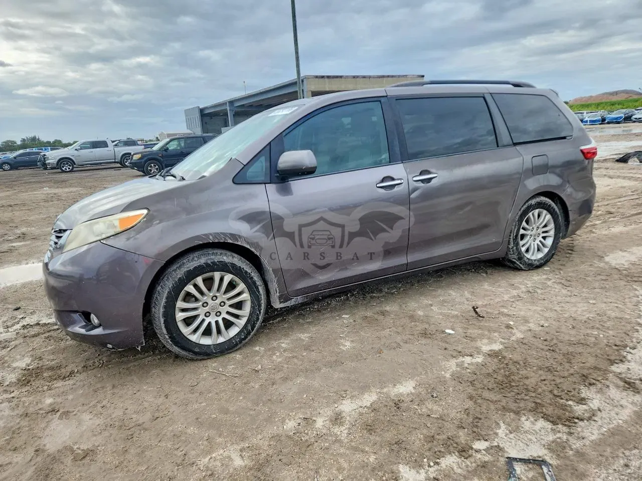 Toyota Sienna 3.5L 6 2015