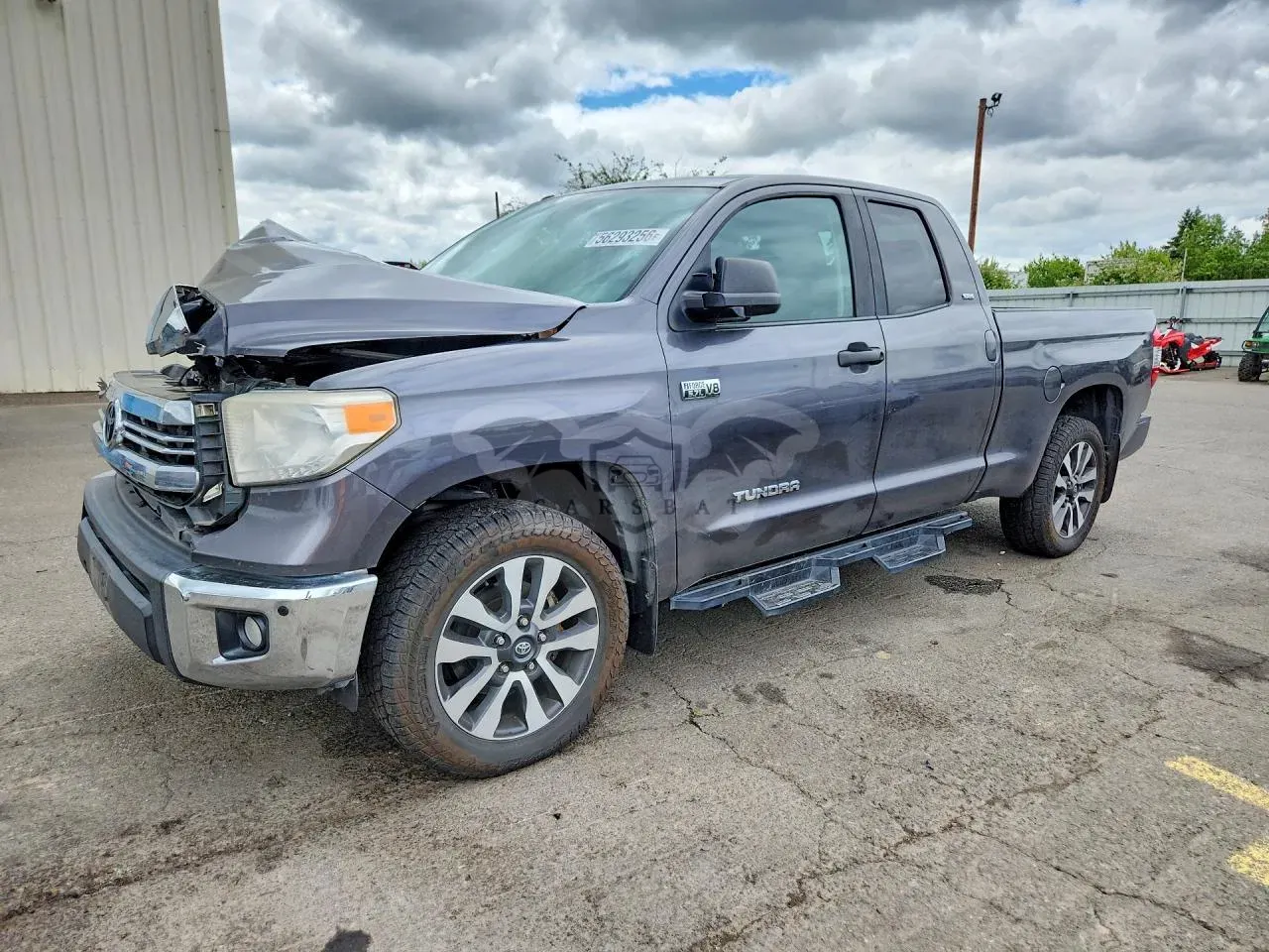 Toyota Tundra 5.7L 8 2017