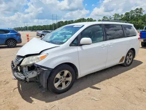 Toyota Sienna 3.5L 6 2014