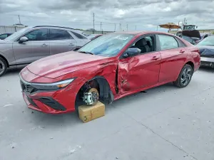 Hyundai Elantra 2.0L 4 2025