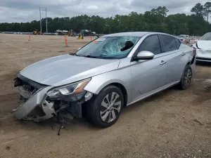 Nissan Altima 2.5L 4 2019