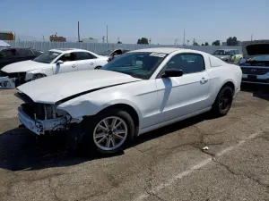 Ford Mustang 3.7L 6 2014