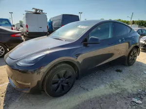 Tesla Model Y 2025