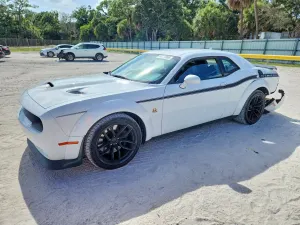 Dodge Challenger 6.4L 8 2020