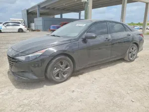 Hyundai Elantra 2.0L 4 2023